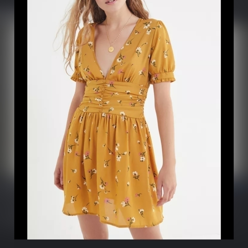 Urban Outfitters Mustard Emmy Ruched Floral Print Short Sleeve Dress size XS